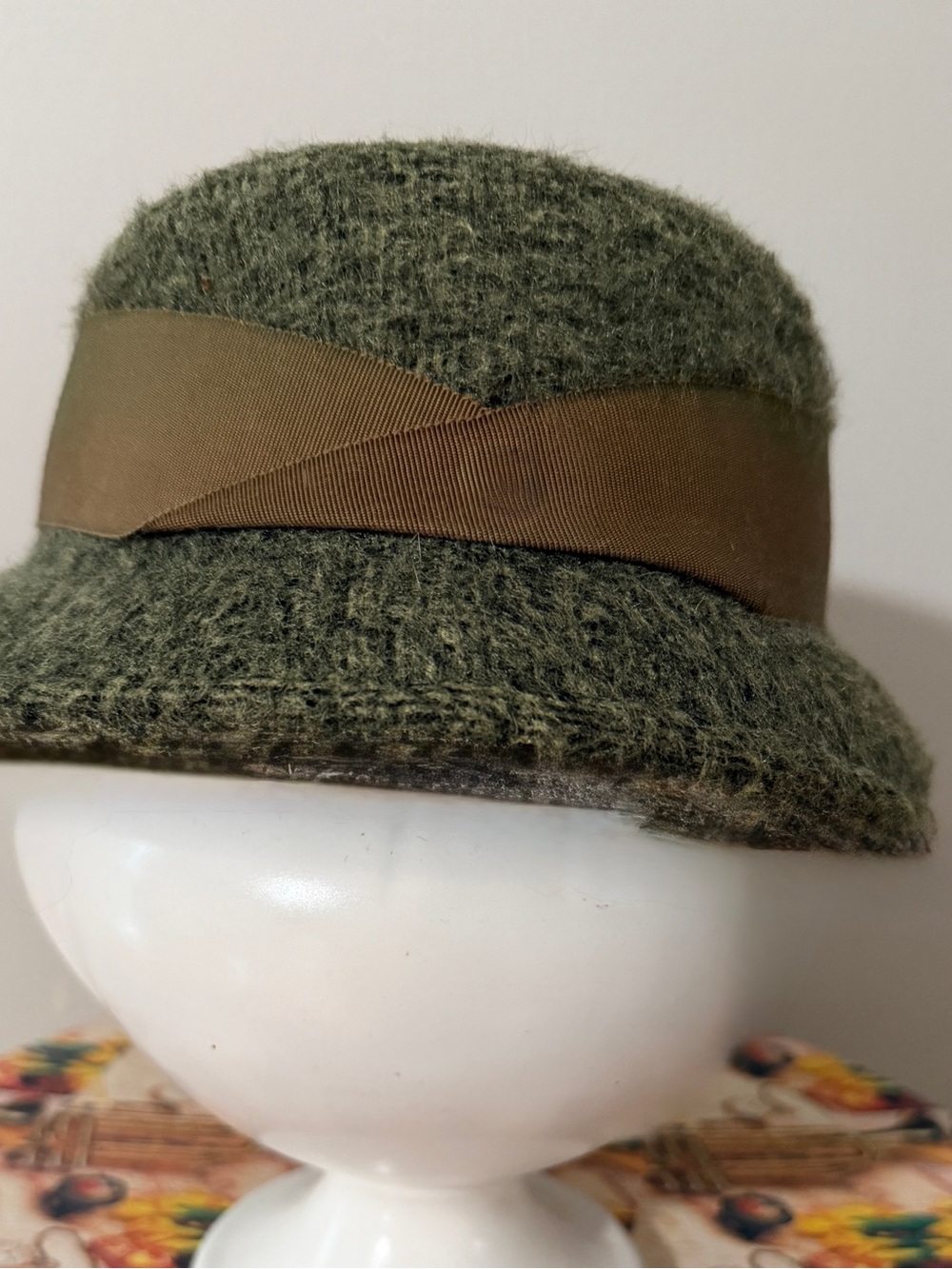 Vintage Olive Green Wool Mohair Cloche Hat with Brown Grosgrain Bow - Picture 2 of 3
